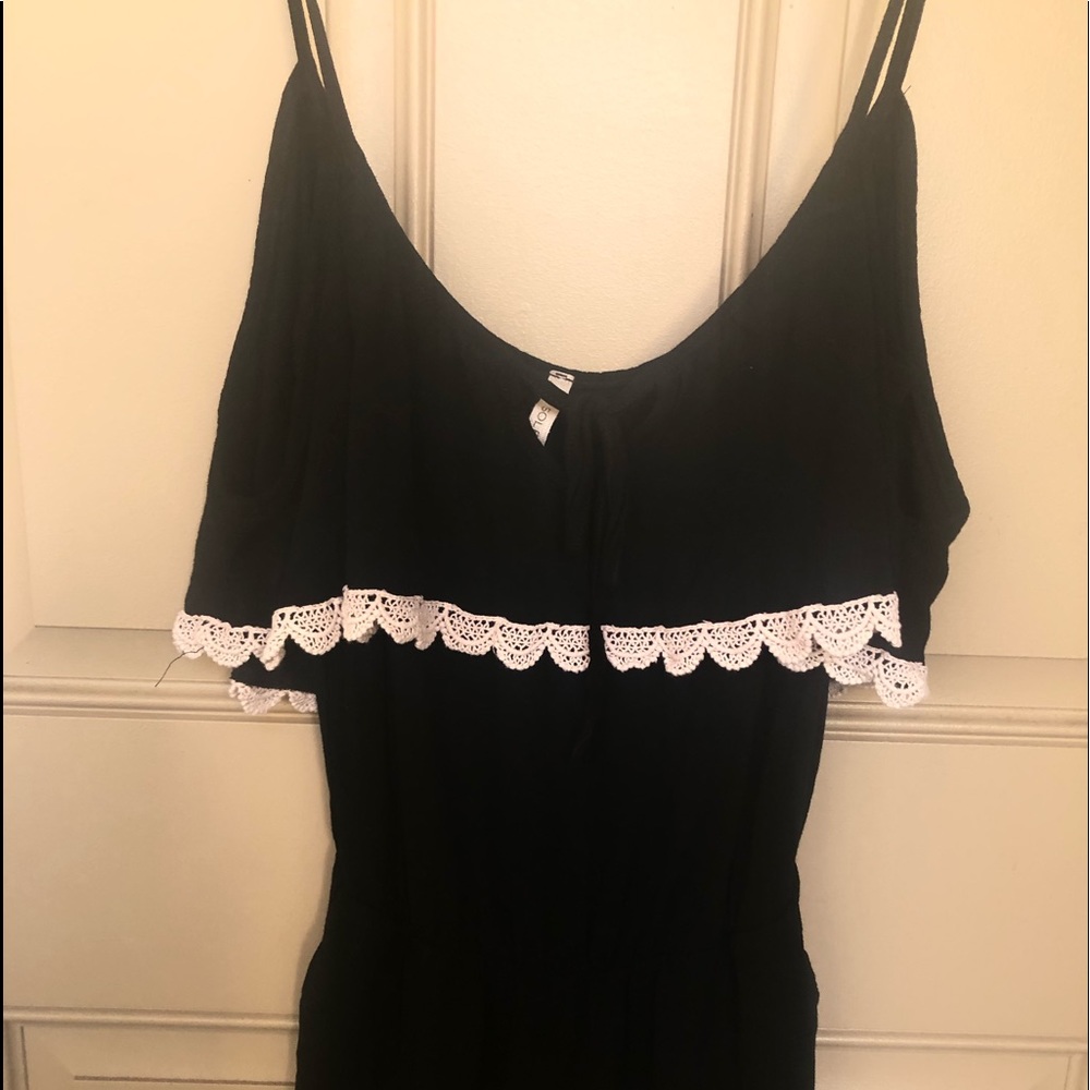 Absolutely beautiful!! Black romper with pockets